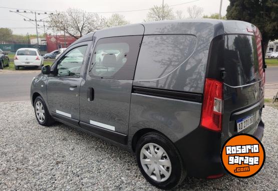 Utilitarios - Renault KANGOO 2018 GNC 140000Km - En Venta