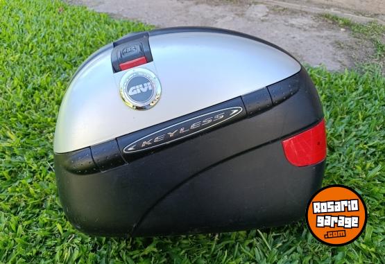 Accesorios para Motos - Baúles laterales Givi Keyless - En Venta