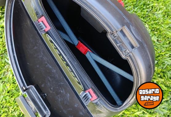 Accesorios para Motos - Baúles laterales Givi Keyless - En Venta