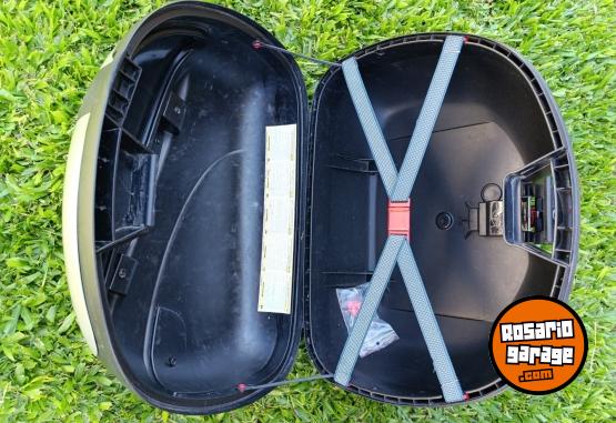 Accesorios para Motos - Baúles laterales Givi Keyless - En Venta