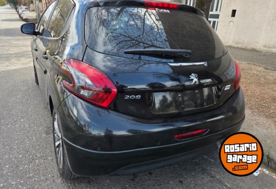 Autos - Peugeot 208 allure 1.6 + nav 2017 Nafta 105000Km - En Venta