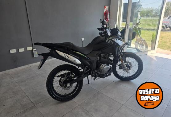 Motos - Corven Triax 250 2025 Nafta 3500Km - En Venta