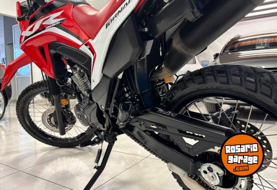 Motos - Honda TORNADO XR 300 2024 Nafta 7300Km - En Venta