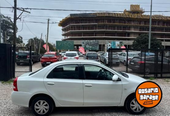 Autos - Toyota ETIOS 1.5 XS GNC 2017 GNC 119000Km - En Venta