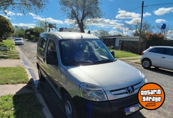 Utilitarios - Peugeot Partner 2018 Diesel 180000Km - En Venta