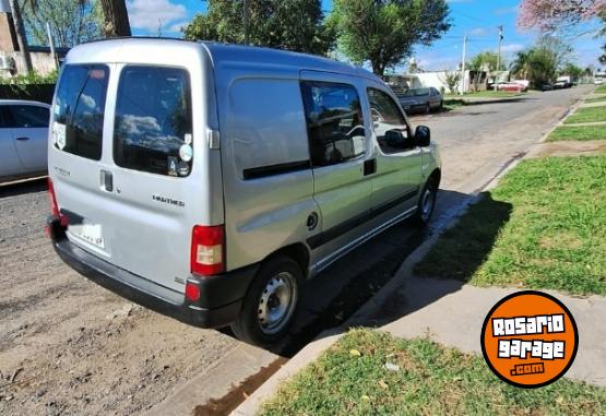 Utilitarios - Peugeot Partner 2018 Diesel 180000Km - En Venta