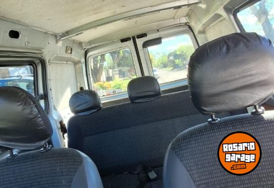 Utilitarios - Peugeot Partner 2018 Diesel 180000Km - En Venta