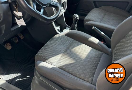 Autos - Volkswagen Suran 2017 GNC 210000Km - En Venta