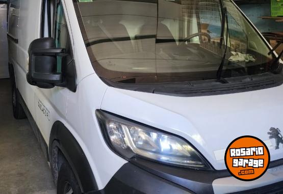 Utilitarios - Peugeot BOXER 2.2 HDI PREMIUN M 2022 Diesel 145000Km - En Venta
