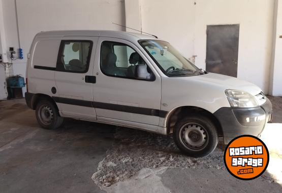 Utilitarios - Peugeot PARNERT FAMILIAR HOMOLOGA 2012 GNC 220523Km - En Venta