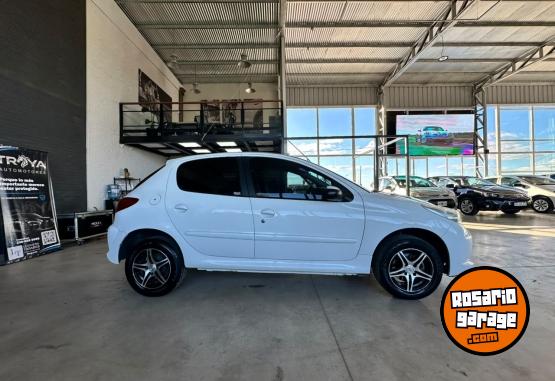 Autos - Peugeot PEUGEOT 207 1.4 COMPACT A 2014 Nafta 97880Km - En Venta