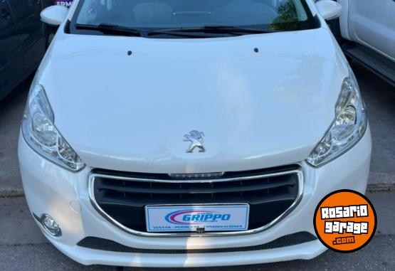 Autos - Peugeot 208 allure touchscreen 2016 Nafta 125000Km - En Venta