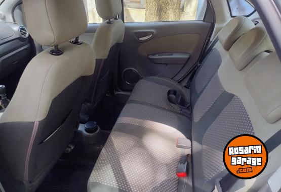 Autos - Fiat Grand Siena 2013 Nafta 200000Km - En Venta