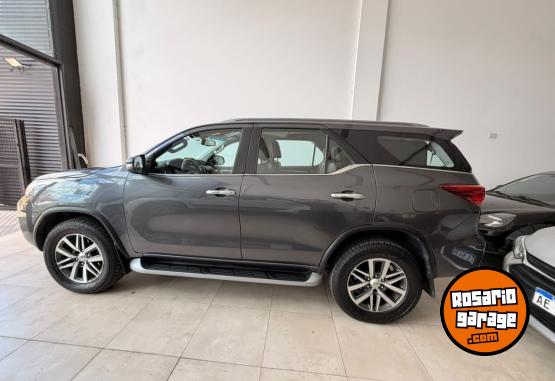 Camionetas - Toyota SW4 SRX 2018 Diesel 215000Km - En Venta