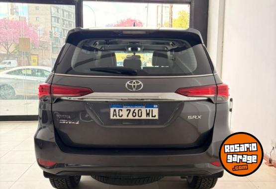 Camionetas - Toyota SW4 SRX 2018 Diesel 215000Km - En Venta
