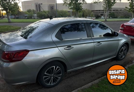Autos - Peugeot 301 2017 Nafta 145000Km - En Venta