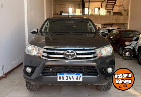 Camionetas - Toyota Hilux SRV 2017 Diesel 188000Km - En Venta