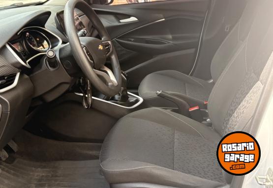 Autos - Chevrolet Ónix 2021 Nafta 100000Km - En Venta