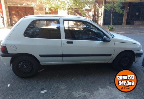 Autos - Renault Clio 1999 Nafta 120000Km - En Venta