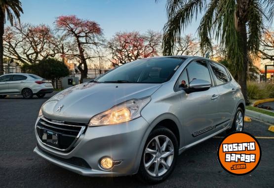 Autos - Peugeot 208 allure plus Touchscre 2013 Nafta 126350Km - En Venta