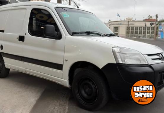 Utilitarios - Peugeot Partner/Confort Furgon 2018 GNC 148000Km - En Venta