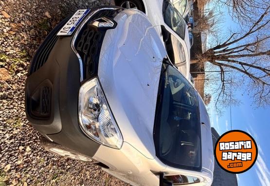 Utilitarios - Renault Kangoo Express 1.6 2025 GNC 23800Km - En Venta