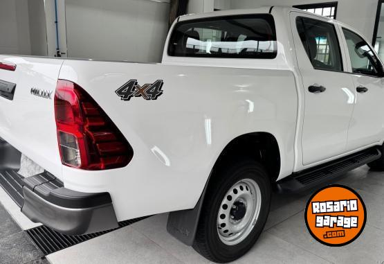 Camionetas - Toyota Hilux Dx 4x4 2023 Diesel 50000Km - En Venta