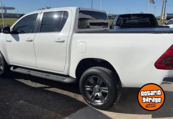 Camionetas - Toyota Hilux 2022 Diesel 74000Km - En Venta