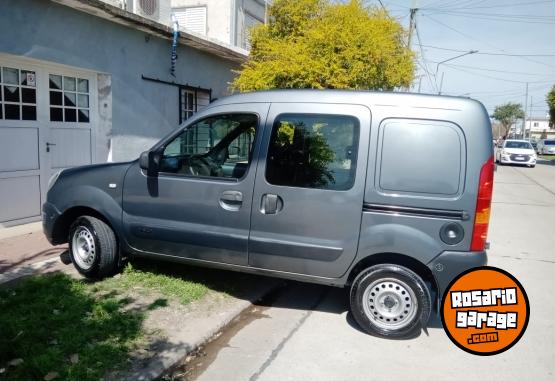 Utilitarios - Renault Kangoo 2017 GNC 135000Km - En Venta