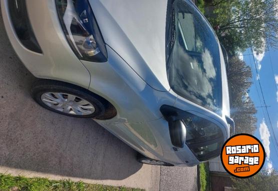 Autos - Volkswagen Suran trendline 2012 Nafta 156000Km - En Venta