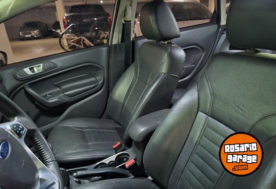 Autos - Ford Fiesta Titanium 1.6 2015 Nafta 87800Km - En Venta