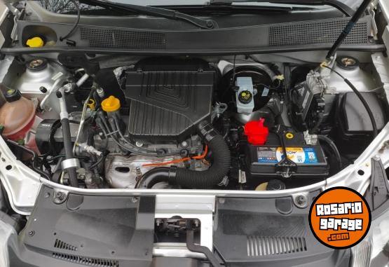 Autos - Renault Sandero 2017 Nafta 100000Km - En Venta