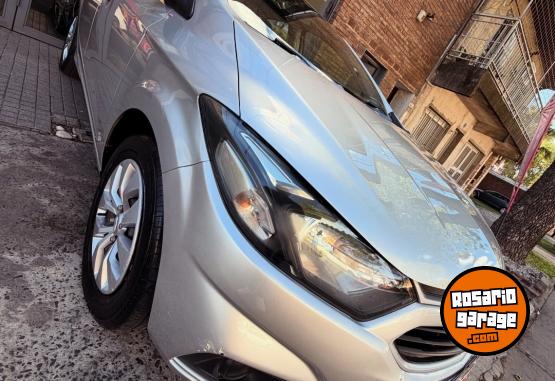 Autos - Chevrolet Ónix LT 2017 Nafta 103000Km - En Venta