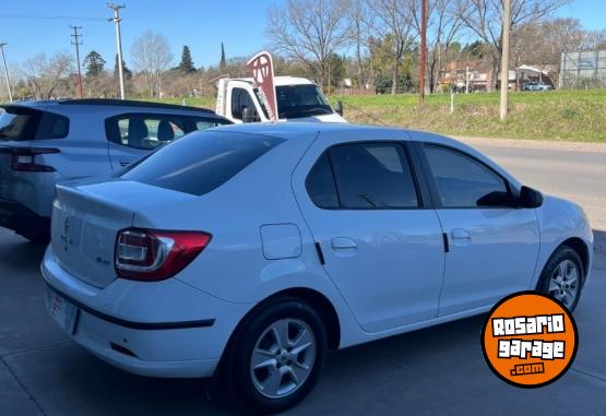 Autos - Renault Logan 2019 GNC 118000Km - En Venta
