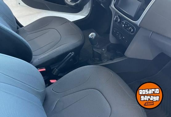Autos - Renault Logan 2019 GNC 118000Km - En Venta