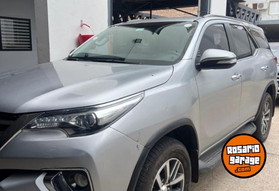 Camionetas - Toyota SW4 SRX 2.8 TDI 6 A/T 7A 2016 Nafta 125000Km - En Venta