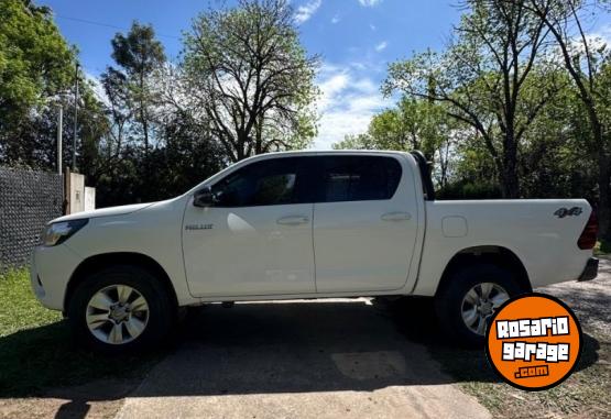 Camionetas - Toyota Hilux DX 2019 Diesel 257000Km - En Venta