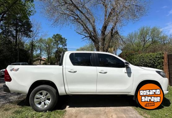 Camionetas - Toyota Hilux DX 2019 Diesel 257000Km - En Venta