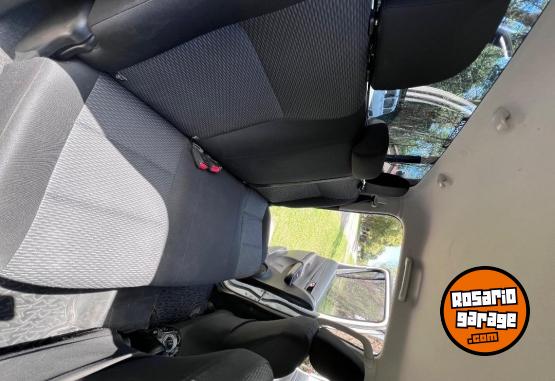 Camionetas - Toyota Hilux DX 2019 Diesel 257000Km - En Venta