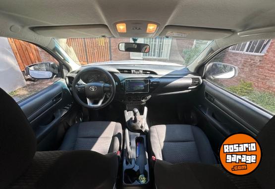 Camionetas - Toyota Hilux DX 2019 Diesel 257000Km - En Venta