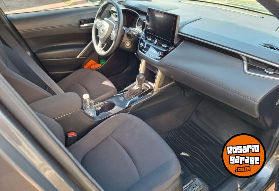 Autos - Toyota COROLLA CROSS 2024 Nafta 63000Km - En Venta