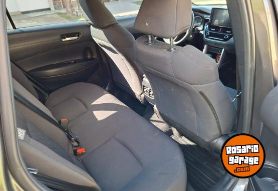Autos - Toyota COROLLA CROSS 2024 Nafta 63000Km - En Venta