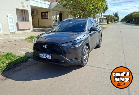 Autos - Toyota COROLLA CROSS 2024 Nafta 63000Km - En Venta