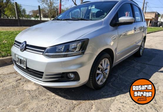 Autos - Volkswagen SURAN TRENDLINE 2015 Nafta 115000Km - En Venta