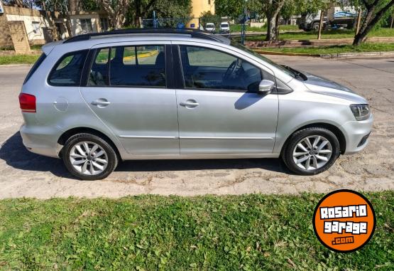 Autos - Volkswagen SURAN TRENDLINE 2015 Nafta 115000Km - En Venta