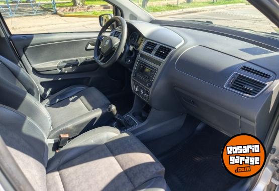 Autos - Volkswagen SURAN TRENDLINE 2015 Nafta 115000Km - En Venta