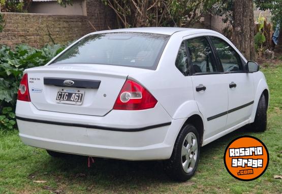 Autos - Ford Fiesta Max 2007 Nafta 170000Km - En Venta