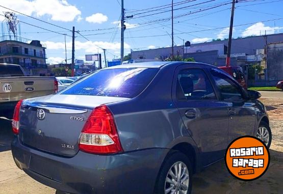 Autos - Toyota ETIOS XLS 2014 Nafta 158230Km - En Venta
