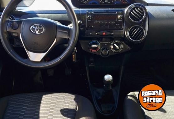 Autos - Toyota ETIOS XLS 2014 Nafta 158230Km - En Venta