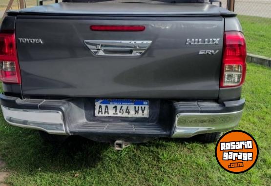 Camionetas - Toyota HILUX SRV 2016 Diesel 186000Km - En Venta